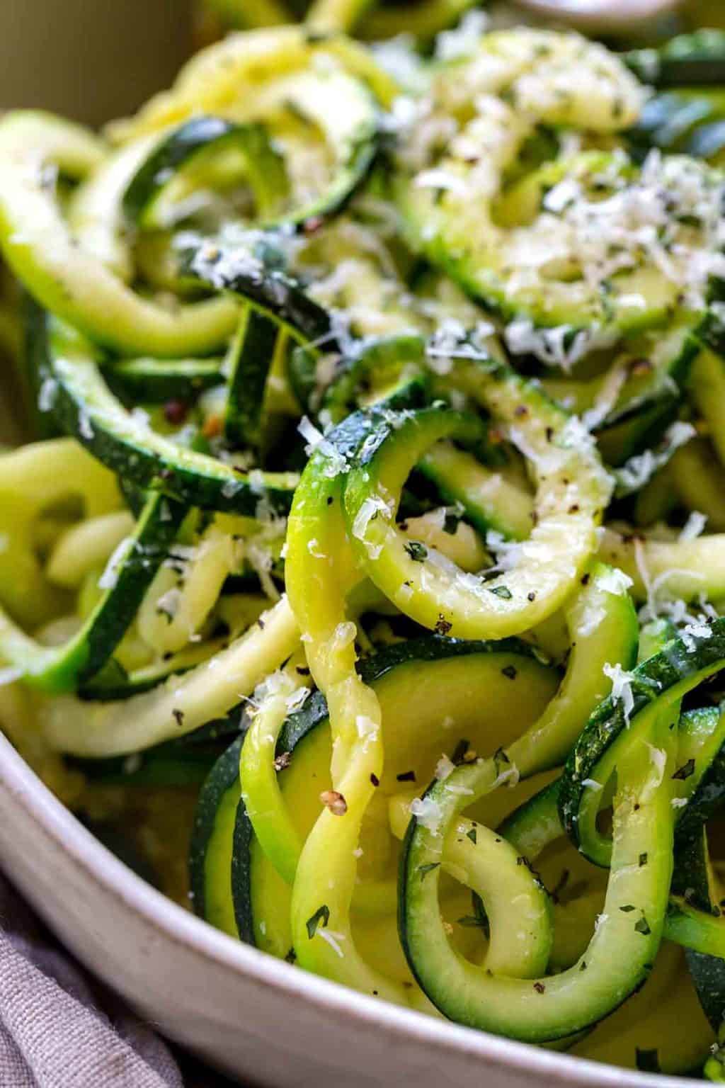 How to Make Zucchini Noodles (Zoodles) Jessica Gavin