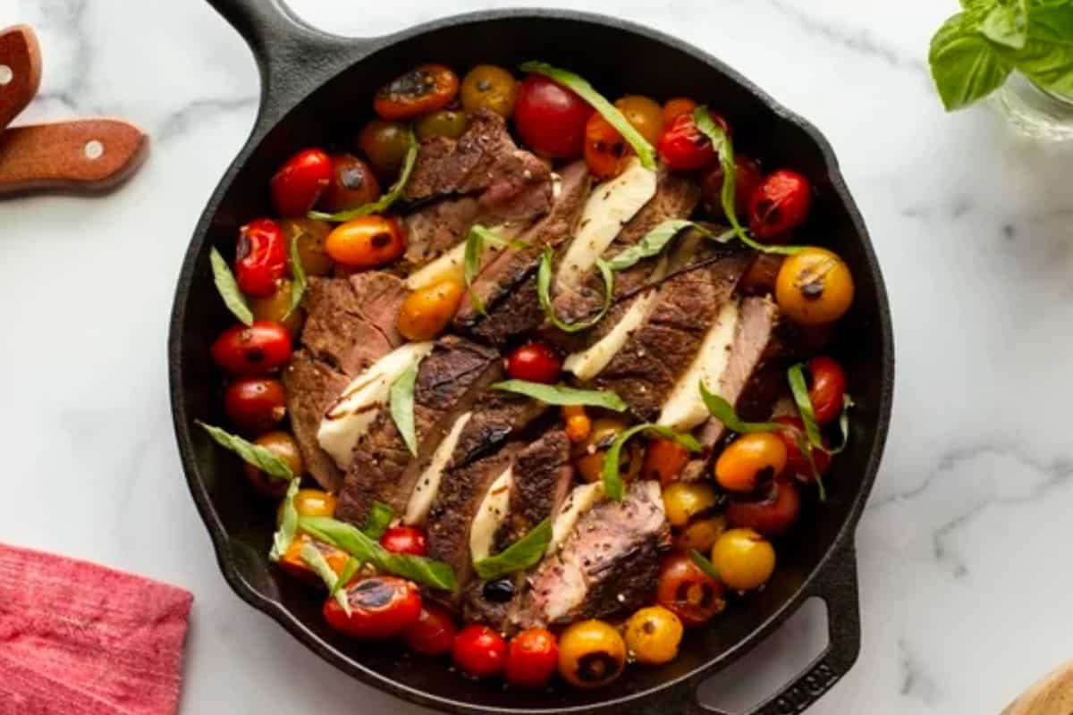 Best Cooking Gifts: Lodge Cast Iron Skillet