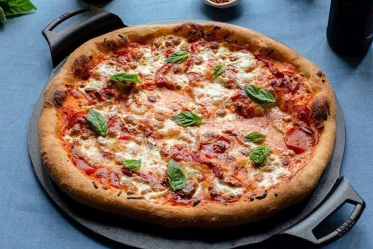 Lodge Seasoned Cast Iron Pizza Pan